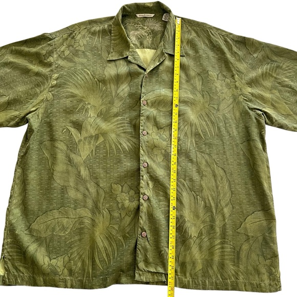 SOLD Tommy Bahama 100% Silk Vivid Green Tropical Print Button Down Shirt - Picture 9 of 9